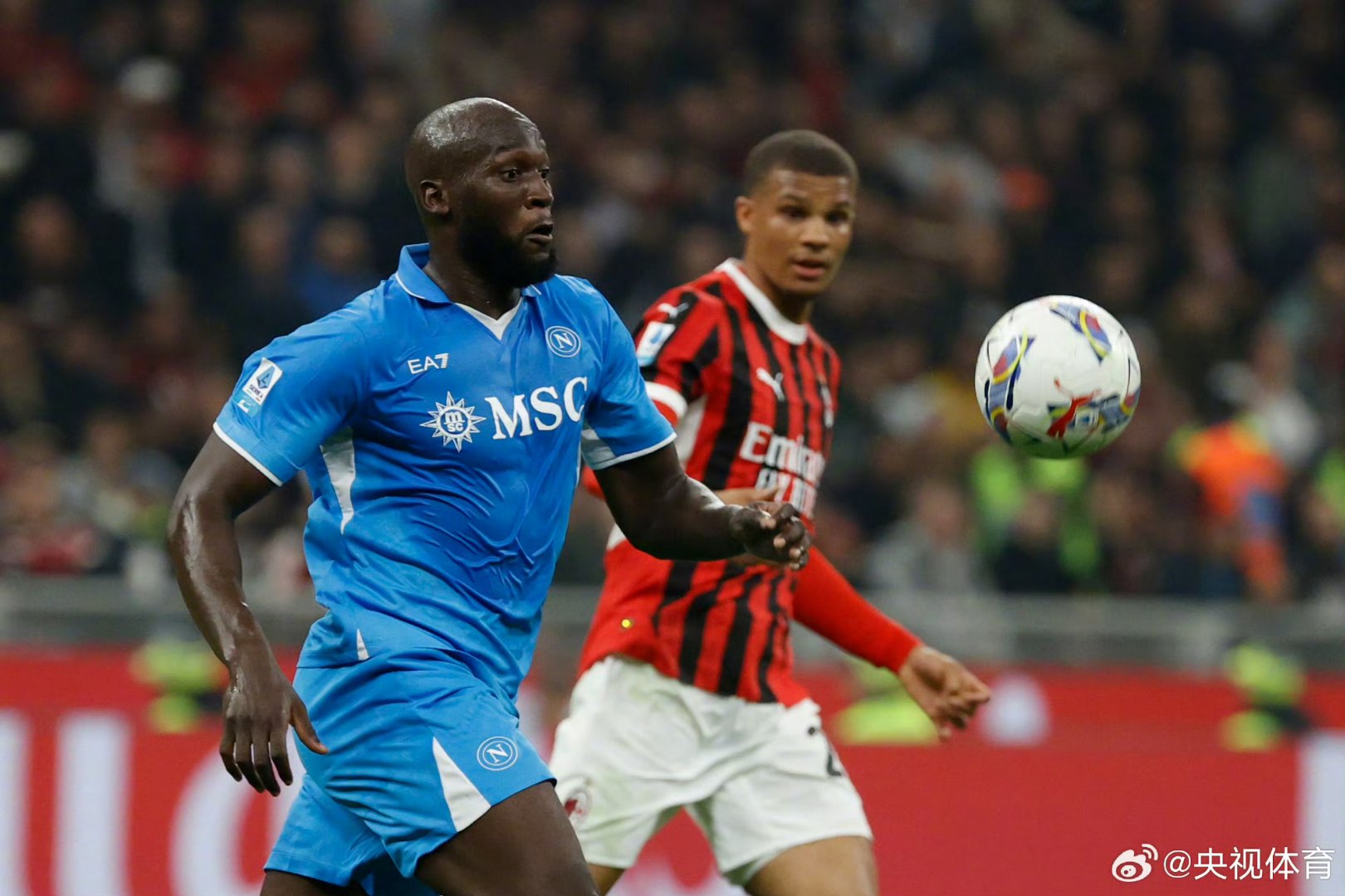 巴萨绝杀那不勒斯，卡瓦尼梅开二度西甲