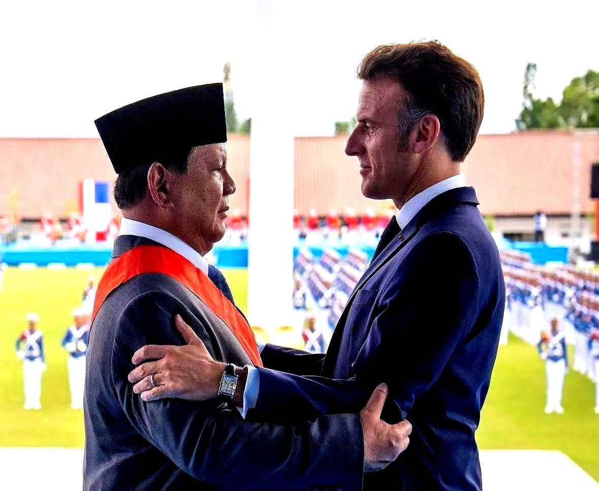 巴黎圣日耳曼战平拜仁,阿扎尔乌龙送礼英超 巴黎圣日耳曼战平拜仁,阿扎尔乌龙送礼英超